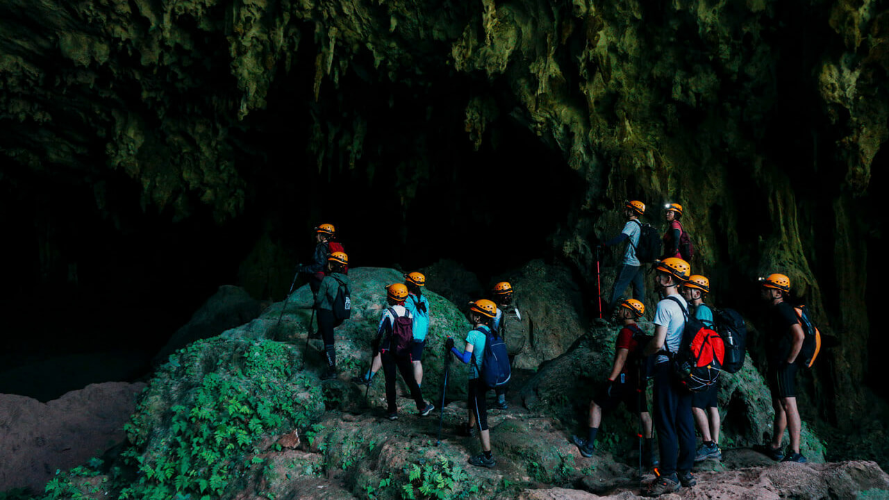 Trekking hang Over Quảng Bình